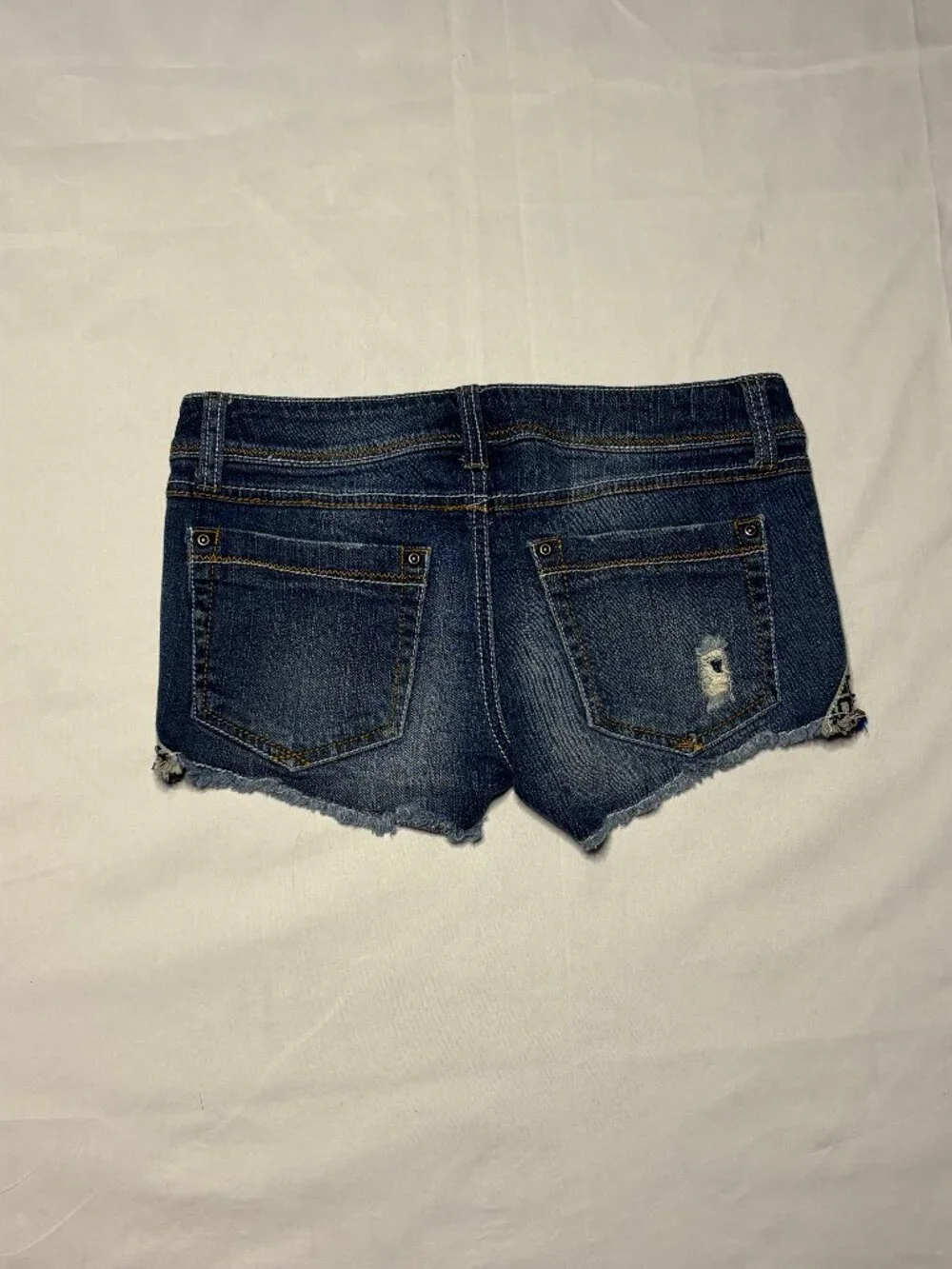 Mudd Embroidered Denim Cutoff Shorts Size 5